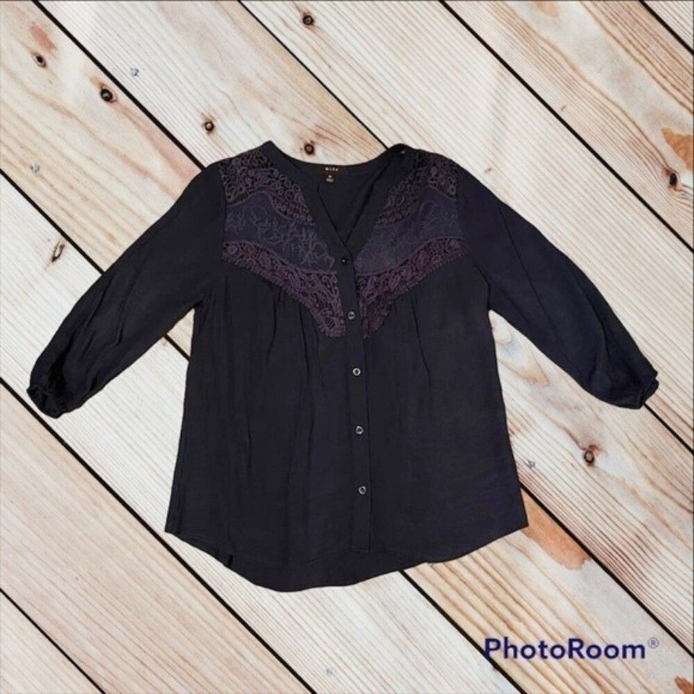 Mine Navy Button Down with Lace Detail M